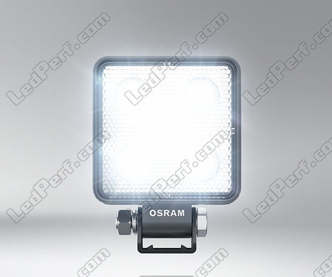 6000K-belysning af LED-arbejdslygten Osram LEDriving® CUBE VX70-WD