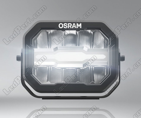 Belysning med den ekstra 6000K LED-forlygte Osram LEDriving® CUBE MX240-CB