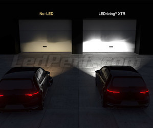 Forlygter sammenligning af bil før og efter montering af Osram H4 LED XTR foran garageport.