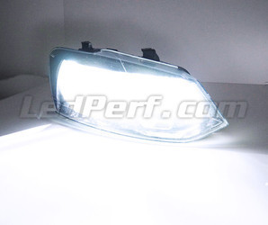 LED pære til bil - Ren hvid belysning