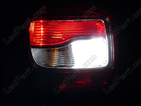 LED Baklys Dacia Logan 2