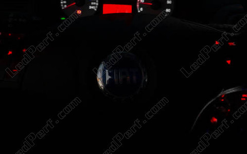 LED Belysning betjeningsanordninger på rattet rød fiat Grande Punto Evo