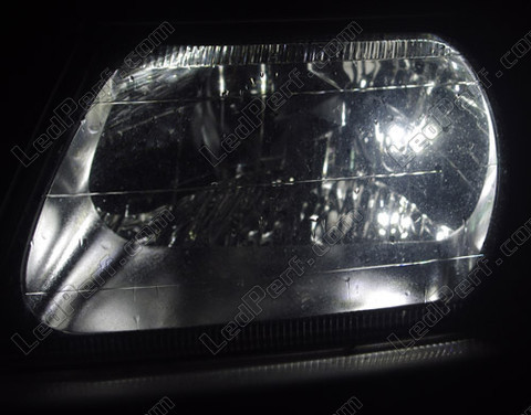LED parkeringslys xenon hvid Mitsubishi Pajero sport 1