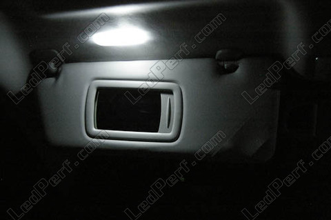 LED til lys i Renault rum IV 4 - makeup-spejl