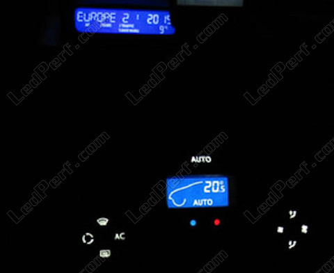 LED konsol central hvid og blå - Klima og display Renault Megane 2